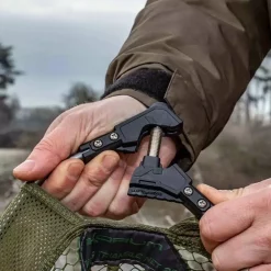 Korum Faltbarer Dreieckskescher -Fisch Zubehoer k0380015 folding triangle net 4 1.jpg