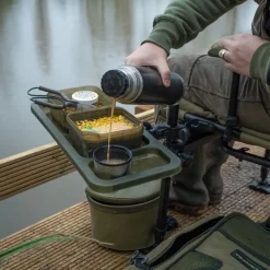 Korum Any Chair, Seitentablett -Fisch Zubehoer korum any chair side tray 2