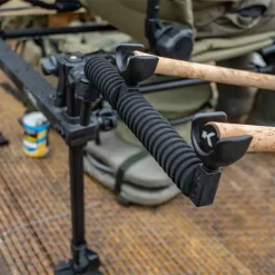 Korum Any Chair Butt Rest, Doppelte Halterung 8 Korum Any Chair Butt Rest, Doppelte Halterung -Fisch Zubehoer korum any chair two rod butt rest 2